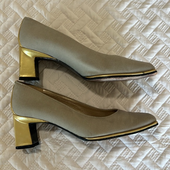 Stuart Weitzman, Sz 7, gold chunky heel taupe fabric, square toe, office siren - Picture 5 of 8